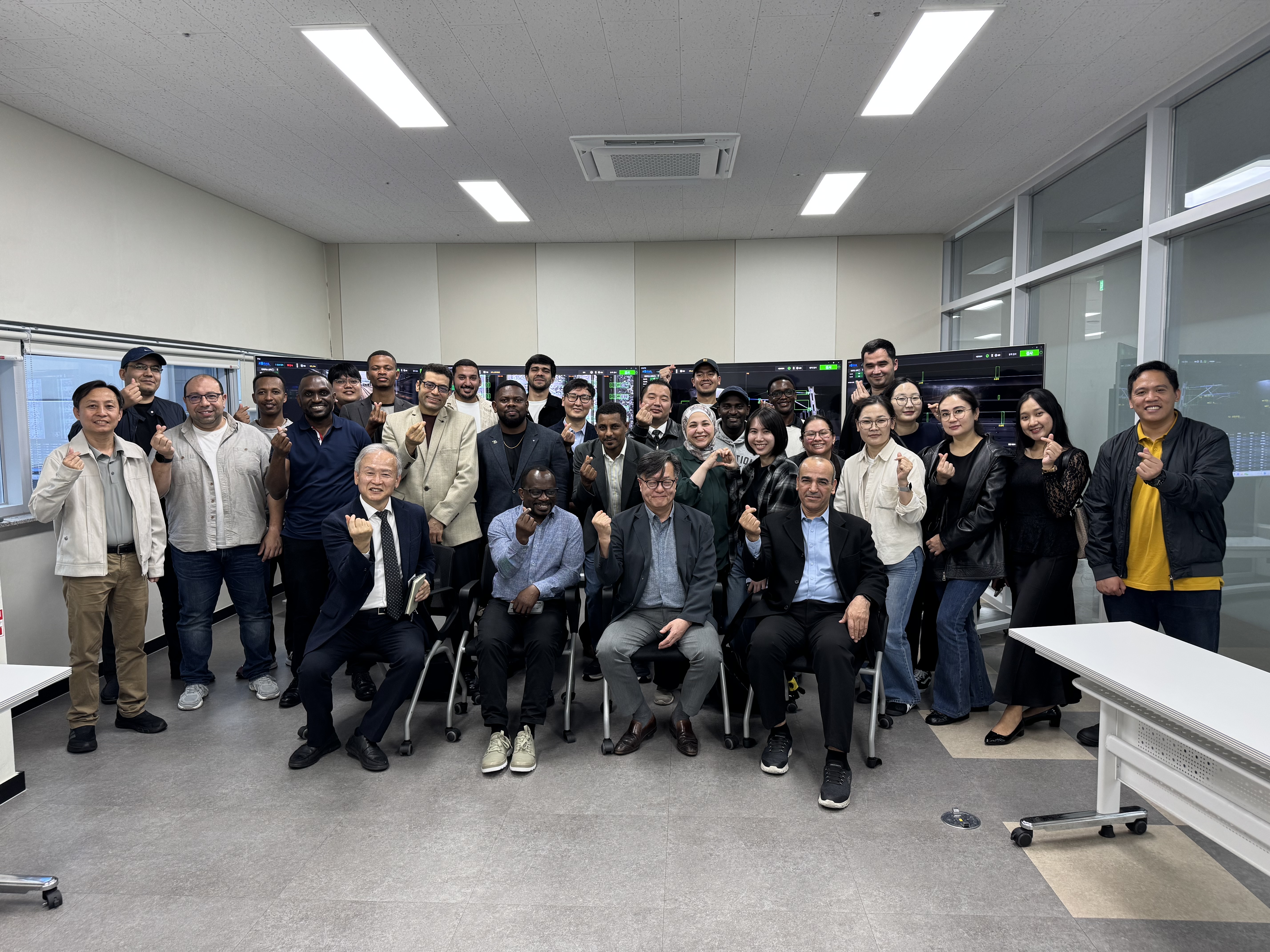 [KGSP NEWS] Trainees Explore AI-Powered Railway Inspection Technology During Visit to 2ISYS